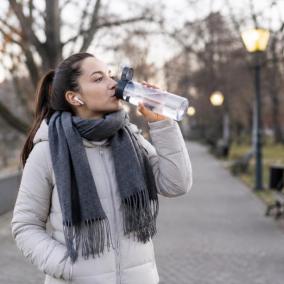 ¿Es menos importante hidratarse en invierno?